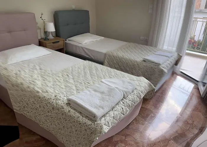 Thyme, 2 Brs Apt, 5mins Nafplio, 10 Mins 아파트 *